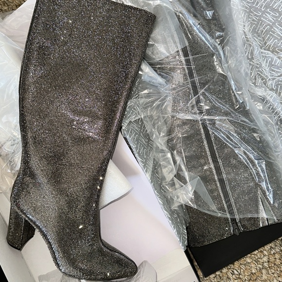 never worn silver rhinestone boots - Picture 1 of 5